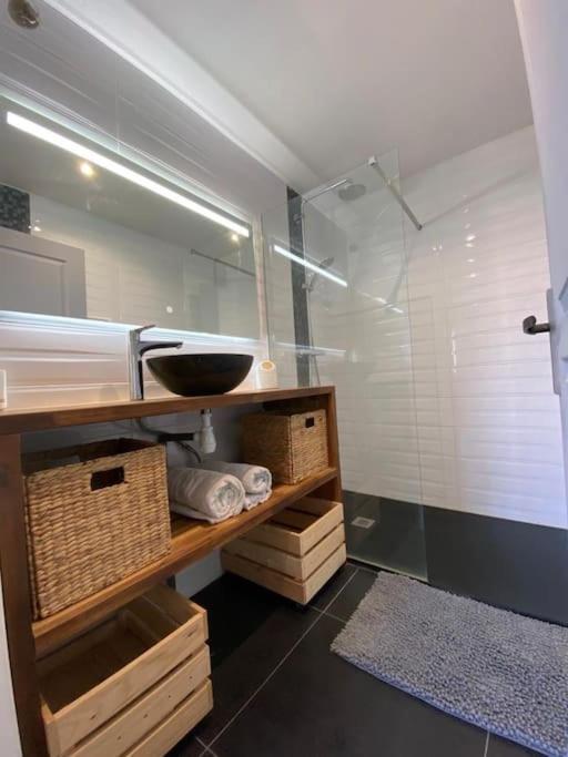Villa Avec Jacuzzi Proche De La Mer Et Du Centre بارْباتْرْ المظهر الخارجي الصورة